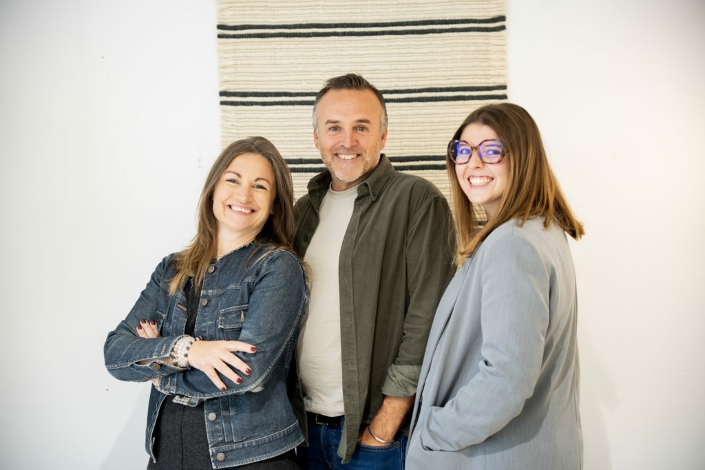 Frédéric Auvilla et l'équipe Sparte dans le showroom de Toulouse
