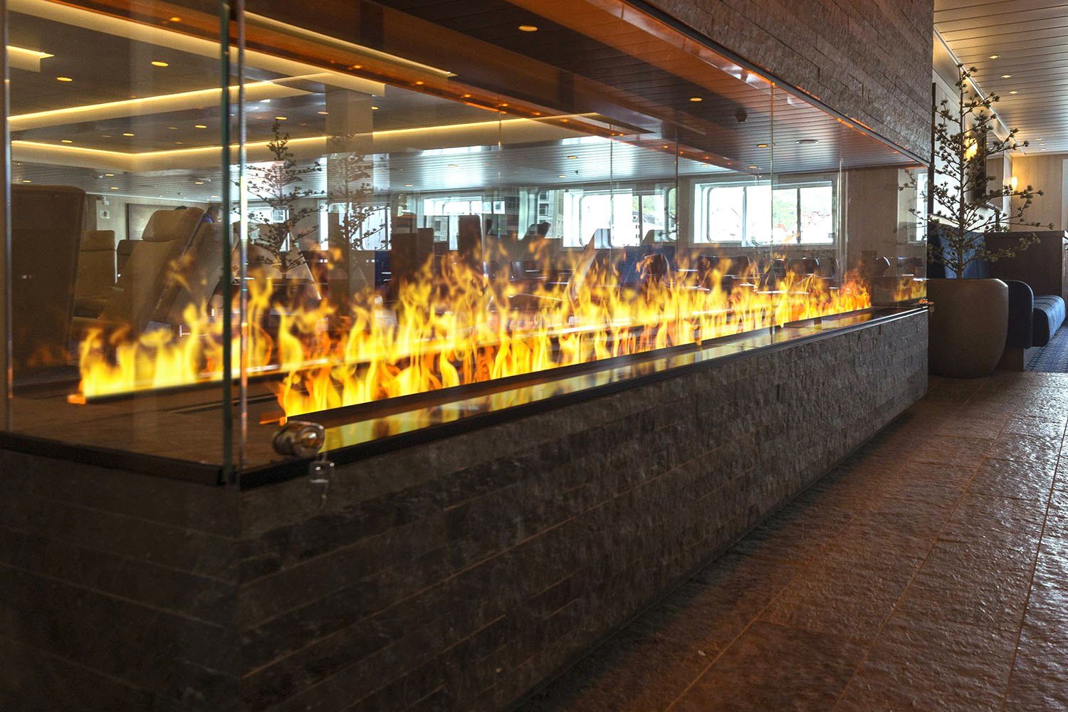 Foyer à brume d'eau The Flame Endless Fire Box 3 Seiten C-Form — Cheminées Sparte Toulouse