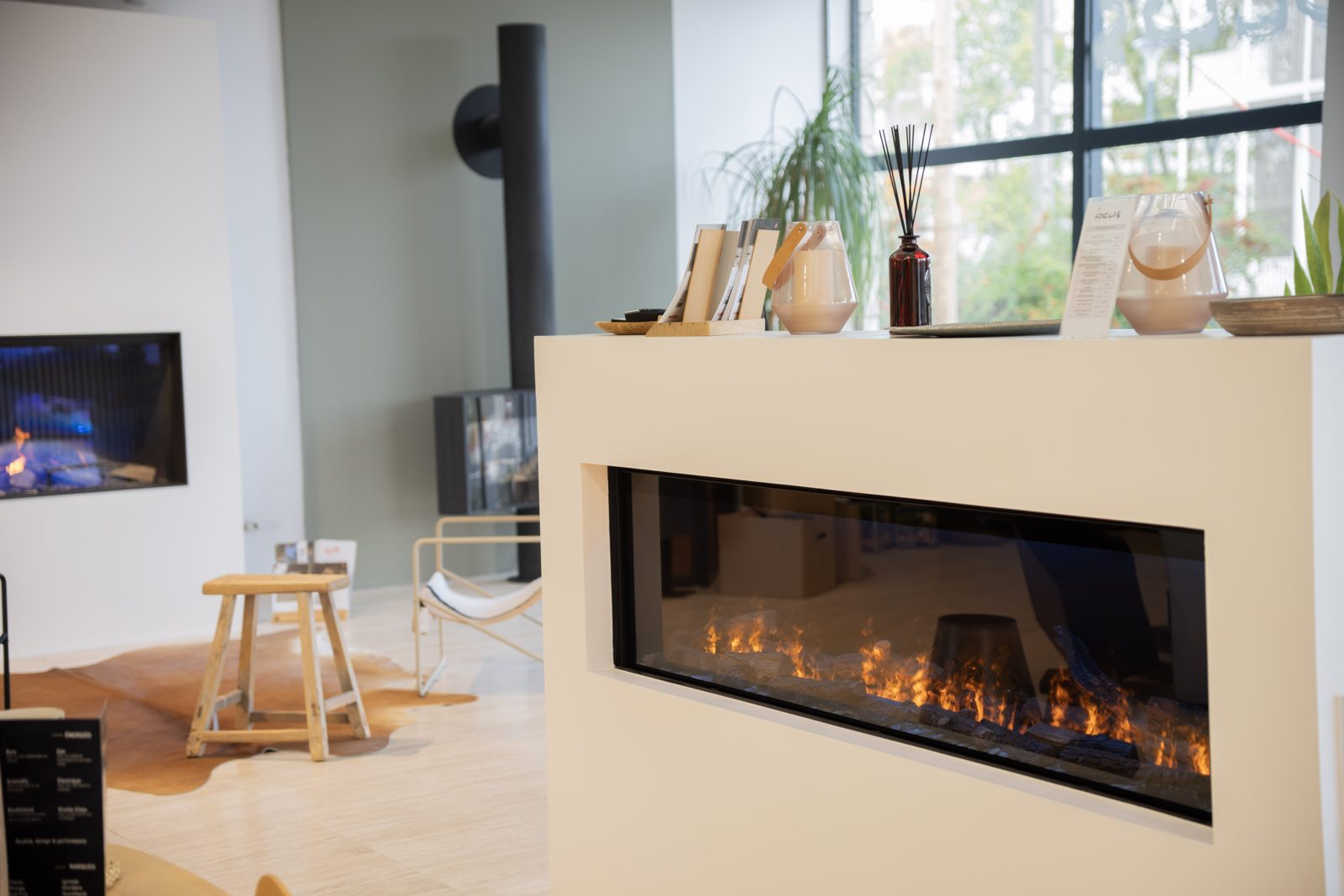 Le showroom Sparte à Toulouse, route de Revel : foyer gaz et espace conseil