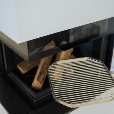 Foyer trois faces et grille de cuisson escamotable, showroom Sparte à Toulouse